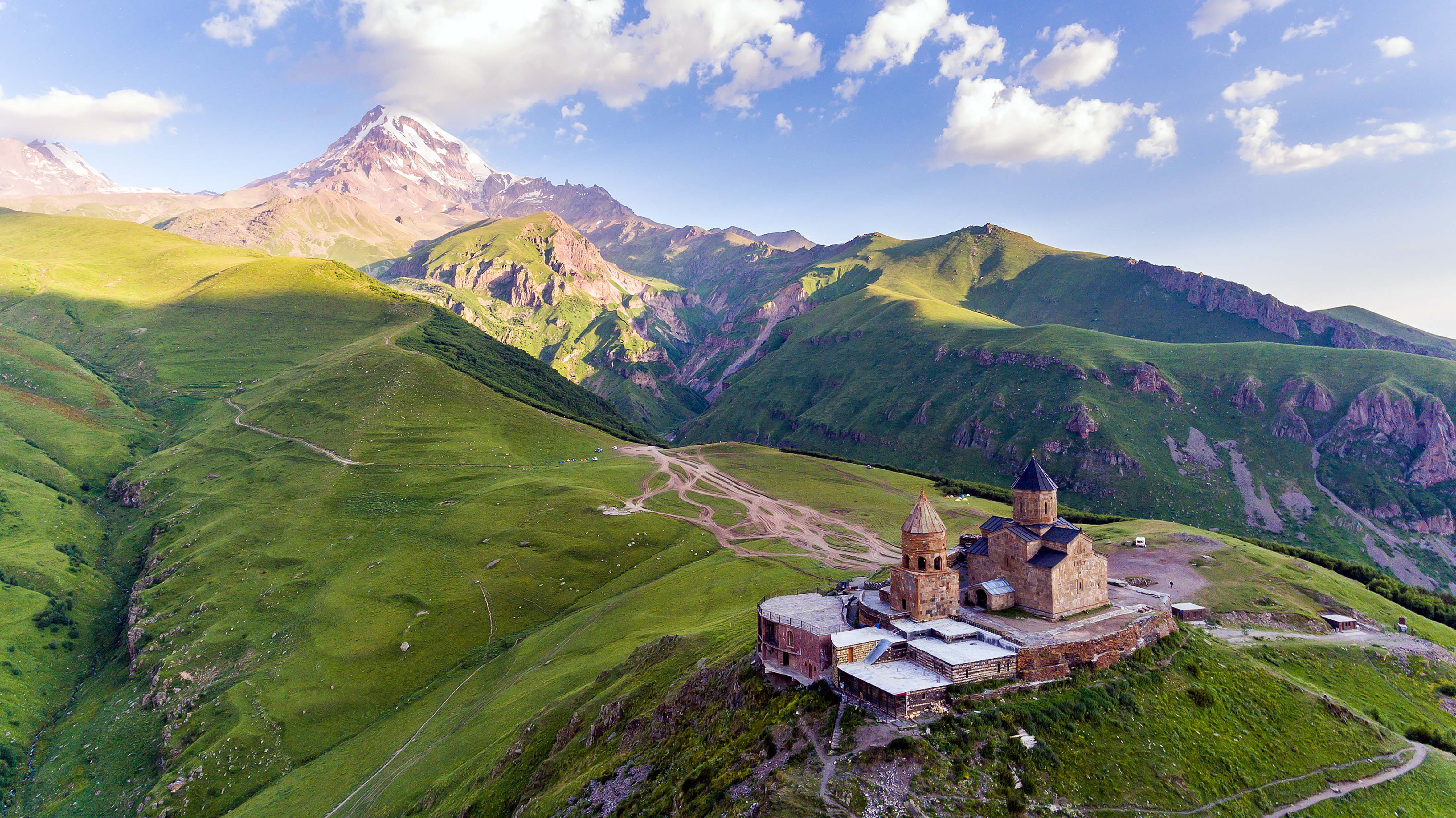 Laurdag 20. september  Kaukasus-fjella  vulkanske Kazbegi, vidunderleg natur og eldgammal folklore